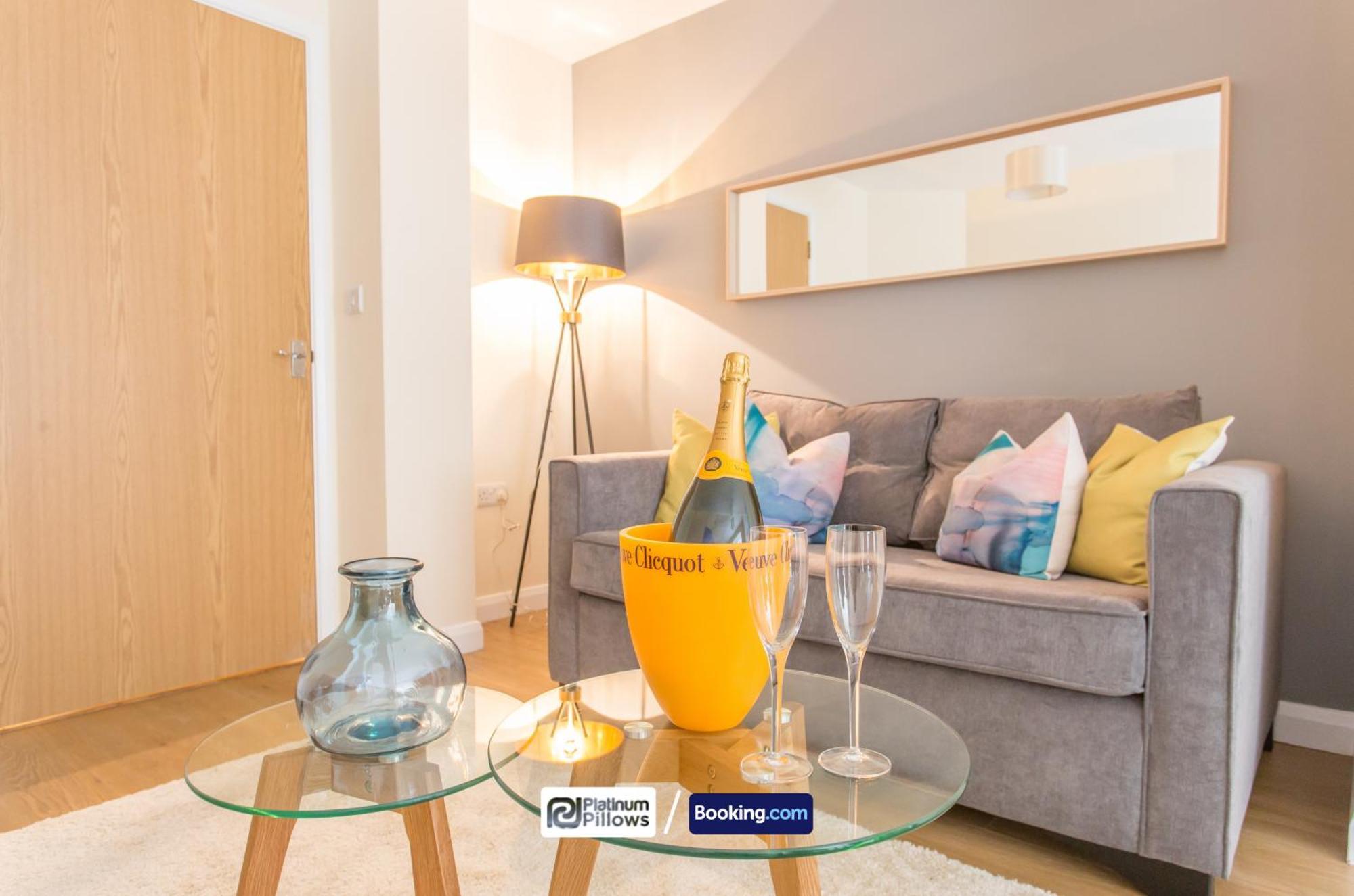 Modern Oxford 2 Bedroom Apartments, Near Headington Hospital, Families & Contractor Accommodation With Parking Экстерьер фото